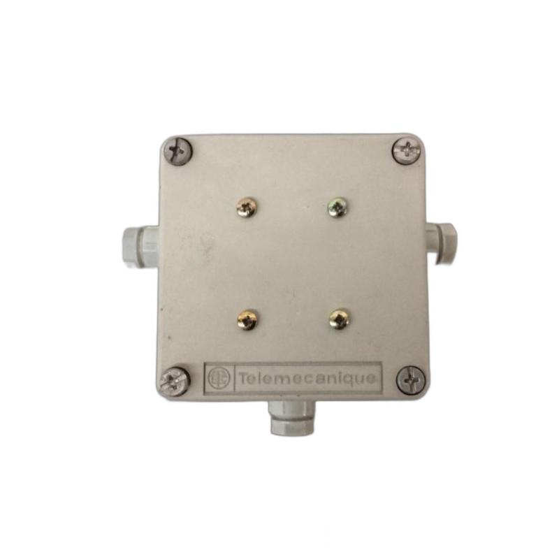 Schneider TSXSCA50 Three-Way Connector