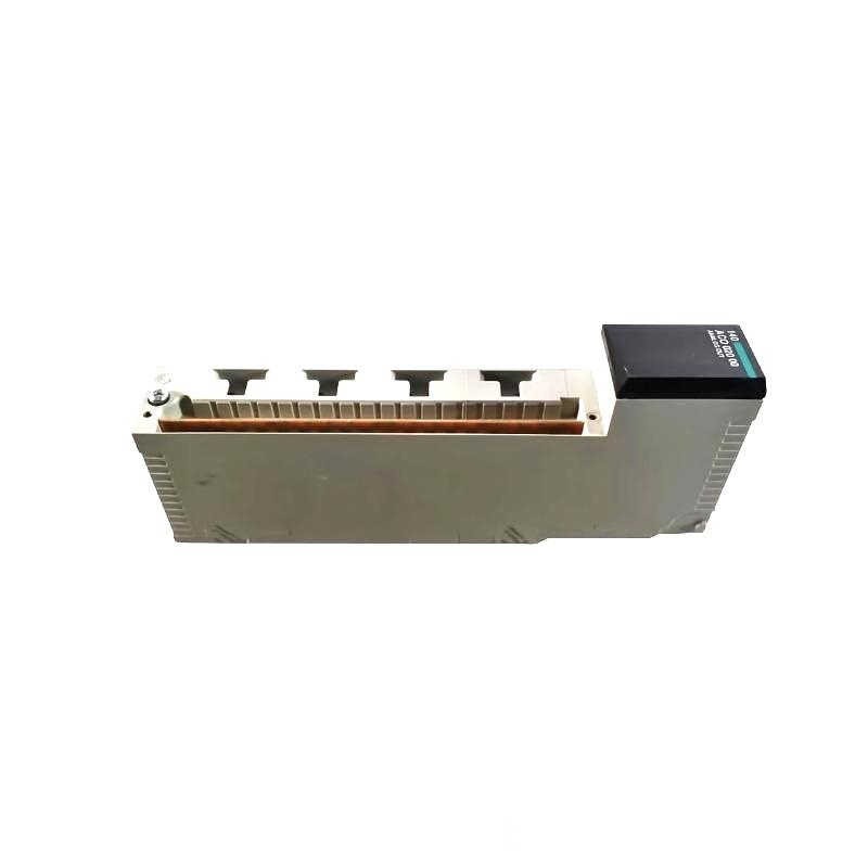 Schneider 140ACO02000C Analog Output Module Modicon Quantum Series