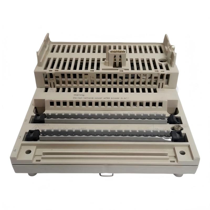 Schneider 170AMM11030 Modicon Momentum I/O Substrate