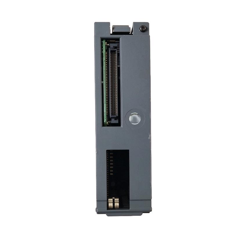 Honeywell 2MLQ-TR8A MasterLogic-200 Digital Output Module