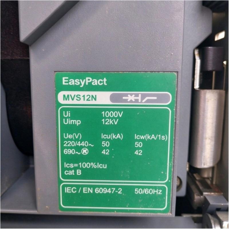 Schneider MVS12N Circuit Breaker